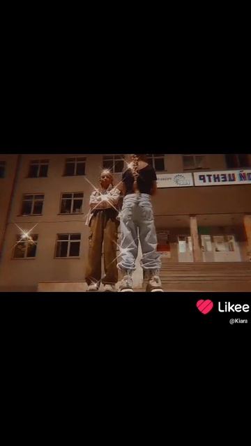 Бойка это крэйзи фрог. Напала на малышку