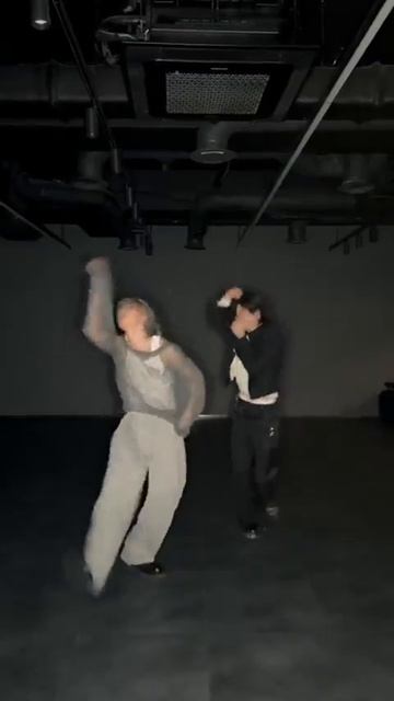 Это как увидеть Марию и Иисуса в одном видео