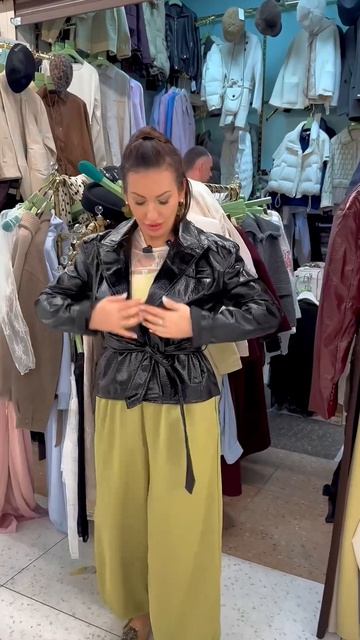 Трендовые лаковые курточки