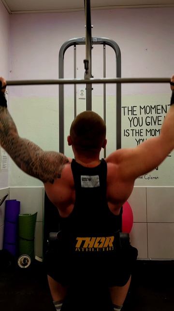 Тяга блока перед собой