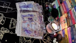 ❕КТО ИЛИ ЧТО ПОСТУЧИТ В ВАШУ ЖИЗНЬ НА ДНЯХ👣 таро расклад