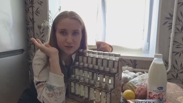 Распаковка полезных и вкусных продуктов.