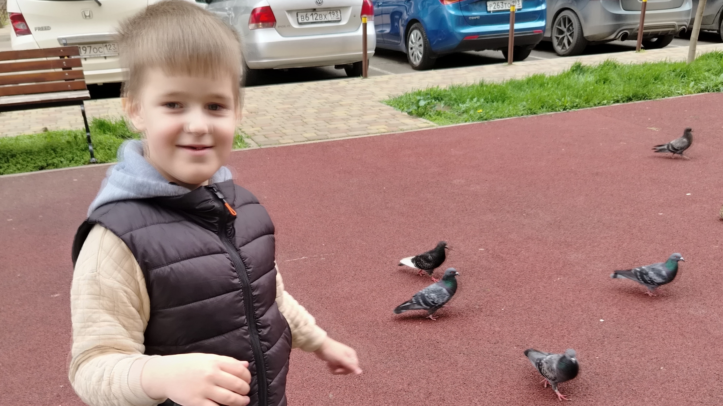 Игры на площадке😊