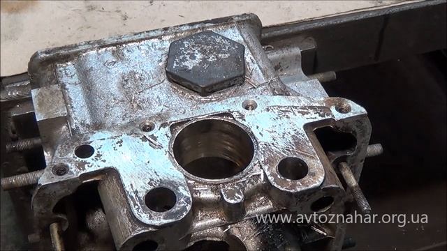 Москвич 412 - распредвал - установка втулок на ГБЦ - часть