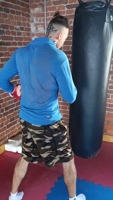 овладеть ударом за пару занятий. 
#тренажерпанчера #поставитьудар #бокс #ПавелЧарный #баллистический