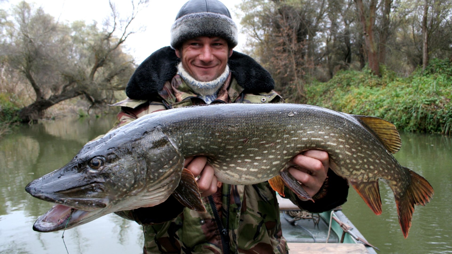 Ахтубв 1998, Жене Харичко на память