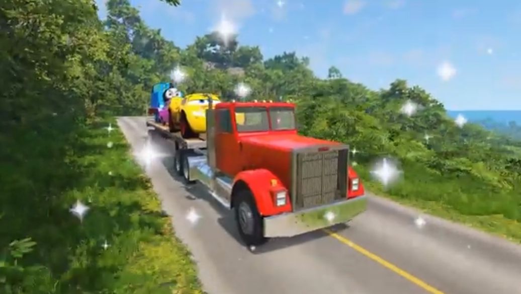 Эвакуатор перевозит тачки. Герои Молния Маквин и паровозик Томас. Школьный автобус