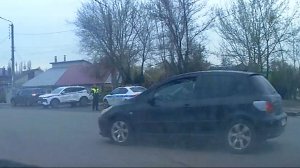 Нарушение ПДД на глазах инспектора ДПС? Совсем страх потеряли((((