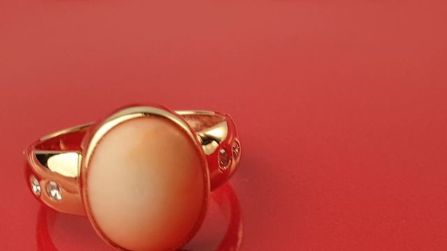 Кольцо с природным кораллом