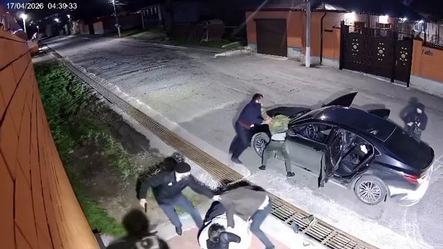 В Ингушетии в селе Гази-Юрт произошел настоящий боевик.

На фоне ранее возникшего конфликта между пр