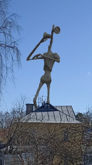 Сиреноголовый танцует