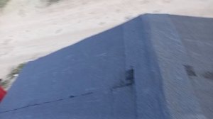 мы лазели на гаражах и нас доставал какой-то дед