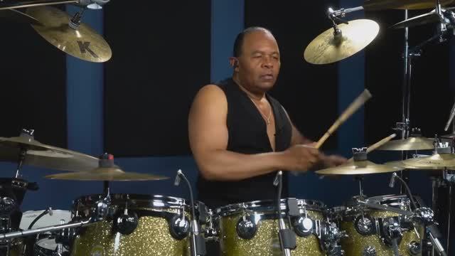 Michael Jackson's Drummer Jonathan Moffett Performs _Smooth Criminal_