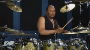 Michael Jackson's Drummer Jonathan Moffett Performs _Smooth Criminal_