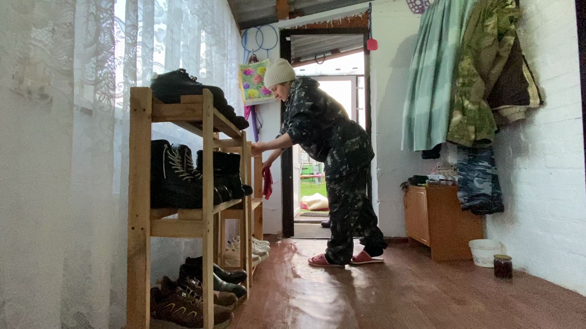 Плесень в пристройке😯Крашу стены🖌️Уборка в доме🏡Наша скромная жизнь в деревне