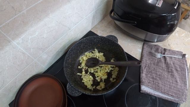 Плов из булгура и баранины. Плюсом пошла тушеная капуста. Баранина молодая, не жирная.