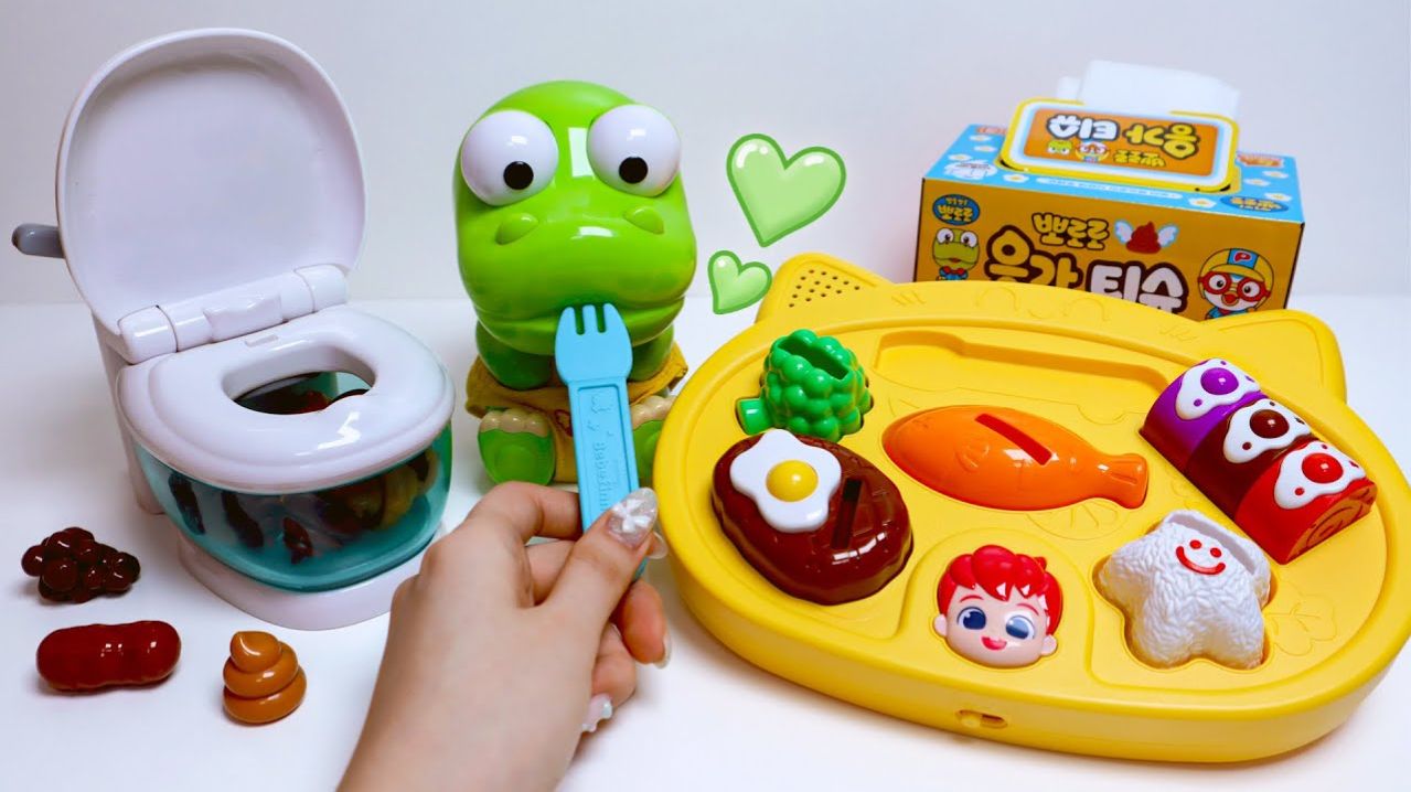 Игровой набор - Приучение к горшку! Мультики для детей! Обзор игрушек! Игры для детей и распаковка!
