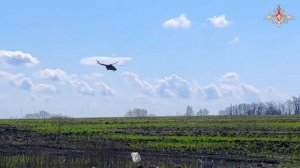 ☦️В зоне СВО состоялся первый воздушный крестный ход.
Вертолет Ми-8 с иконой Архистратига Михаила…🔽