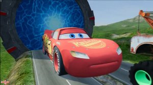 Маккуин против поезда 😱 Огромный vs маленький! Что будет?