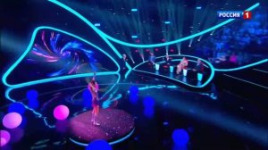 Отрывок из шоу "Удивительные люди" 17ю.04.26 Цзинь Линьлинь вращала 150 обручей одновременно