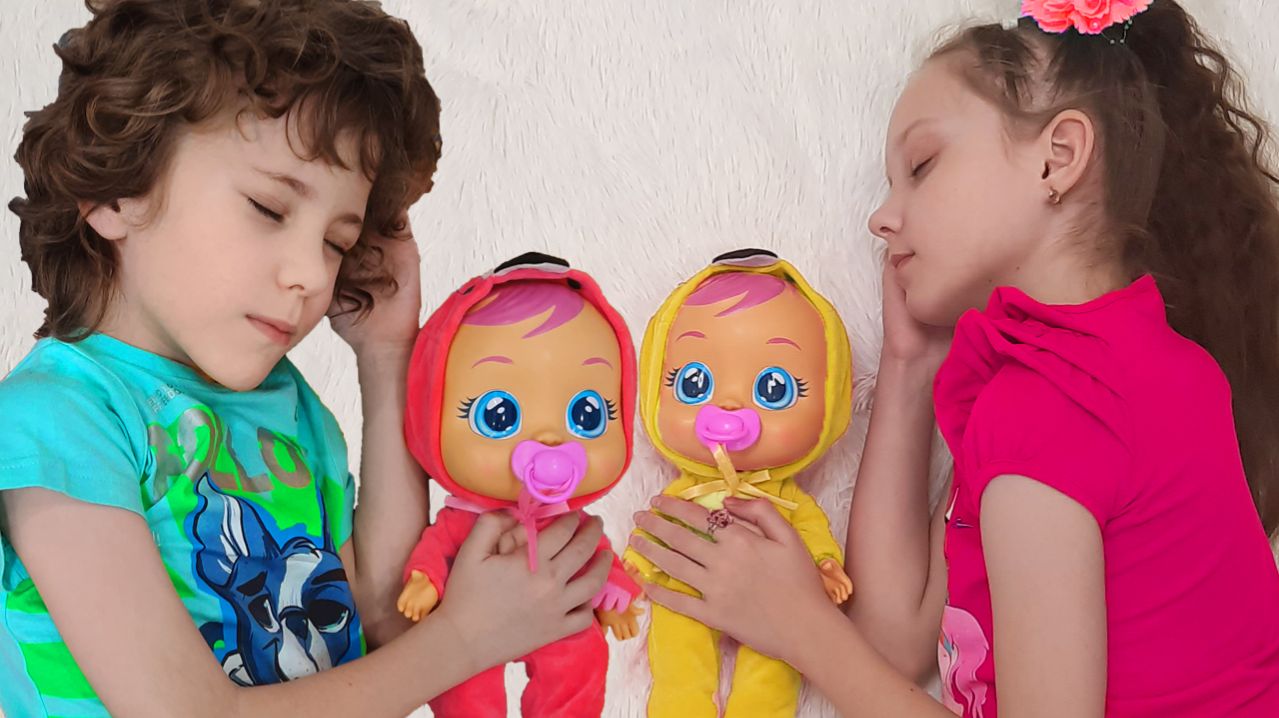 Песенки - Дети играют  с Пупсиками - Видео для детей
