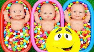 Мультик для детей! Играем разноцветными конфетами! Яркие мультики, играем вместе!