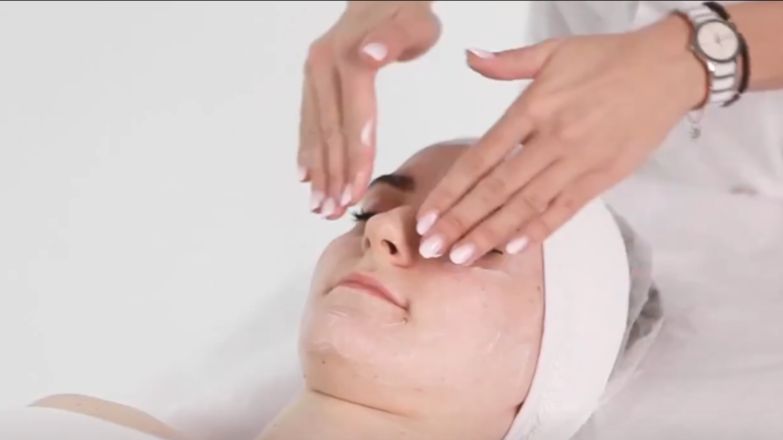 Программа ухода «Миндальный пилинг» MIRRA PROFESSIONAL.