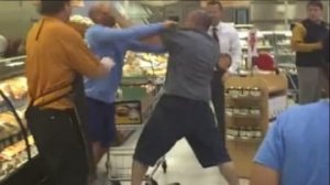 Прежде чем драться в магазине за товар, подумай, покупатель, а при победе оплатить то сможешь?