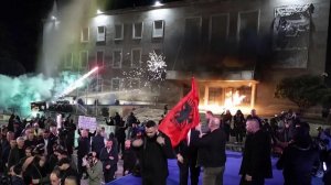 Волна протестов захлестнула столицу Албании.
