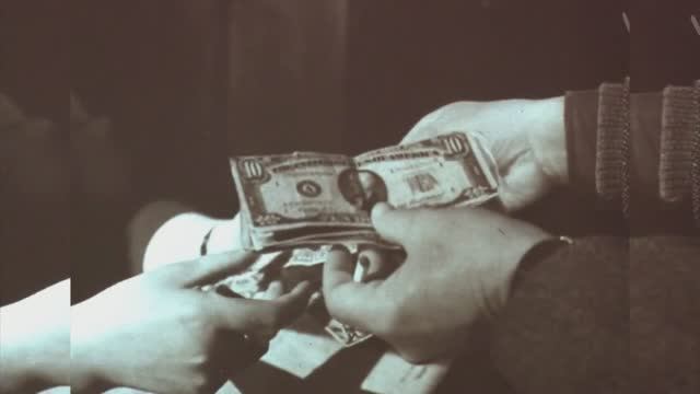 РУБЛЬ СТАНОВИТСЯ САМОЙ ТВЕРДОЙ ВАЛЮТОЙ...