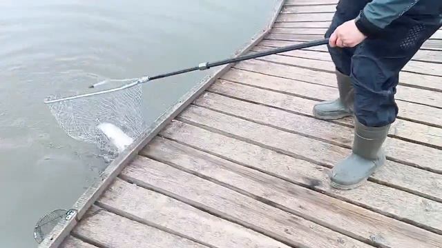 На актив(стик)