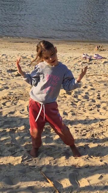 зажигает на песке  