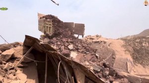 Строительство, дробление щебёнки