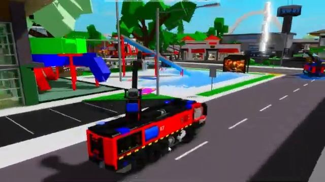 МЫ стали ПОЖАРНИКАМИ и получили БЕСПЛАТНУЮ МАШИНУ в Roblox Brookhaven!!!