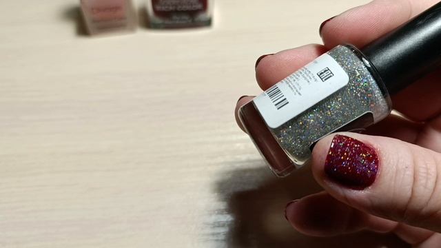 Однотонный маникюр обычным лаком