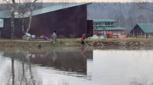 Долгое вываживание крупной форели