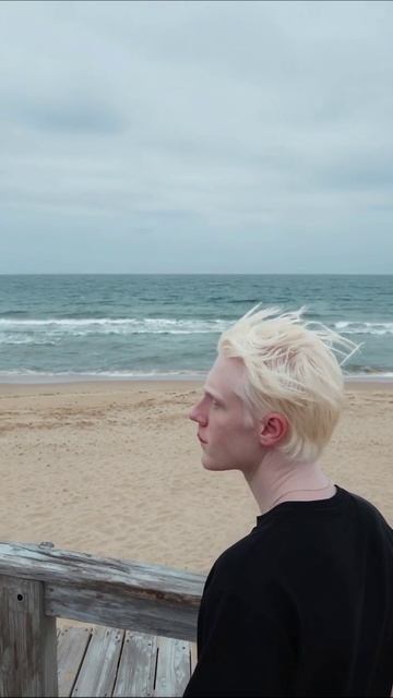 „На берегу моря: размышления о жизни #море #размышления #пейзаж“