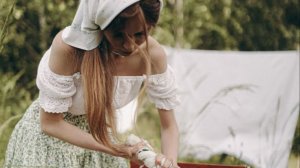 Будни Красивой девушки в деревне.