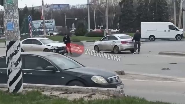 Авария на Пушкарёвском кольце: столкнулись две легковушки.