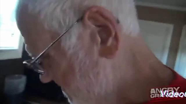 злой ДЕД готовит гамбургерній пирог