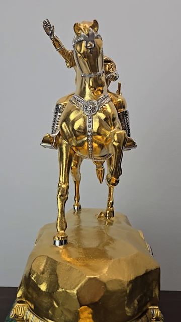 Часы каминные из малахита Тамерлан