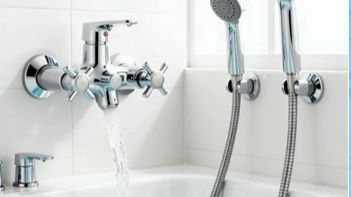 Демонтируем кран - буксу вместе с ручкой.