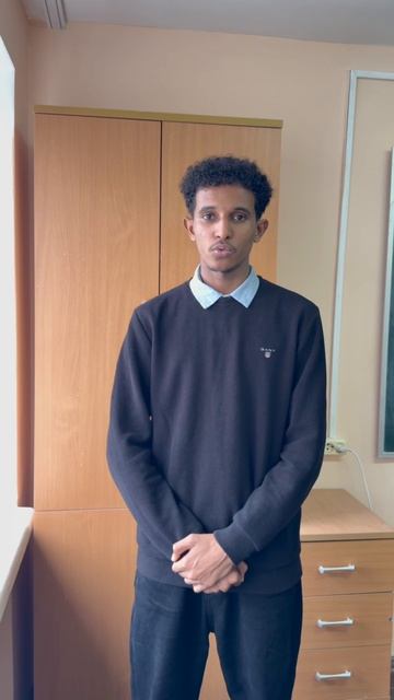 Роберт Рождественский. Человеку надо мало — читает Абделрахман Ибрахим Талха Вадах