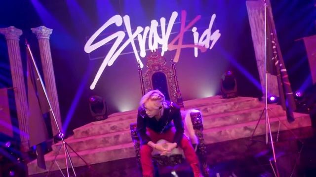 когда Skz исполнили Again & Again (again), воткните это прямо в вены, плиЗ!!!