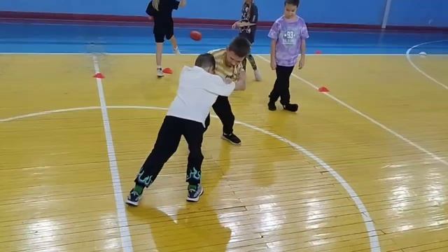 Общеразвивающие упражнения для детей. Развитие силовой выносливости. Борьба Сумо.