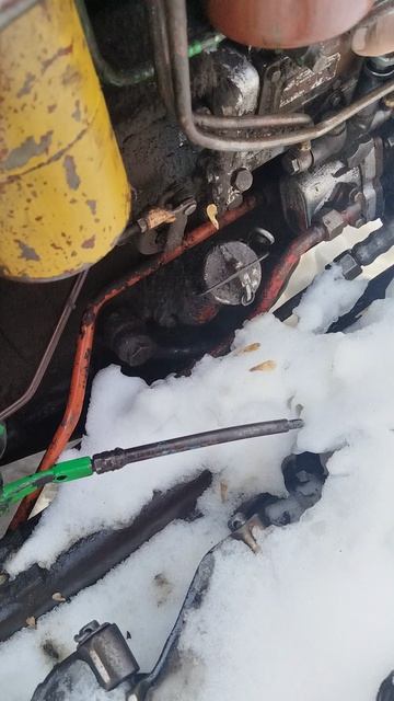 нашли брошенный трактор дт75