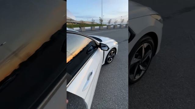 HYUNDAI ELANTRA - 2022 года в наличии