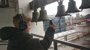 Звон в храме Большой Златоуст в светлую субботу