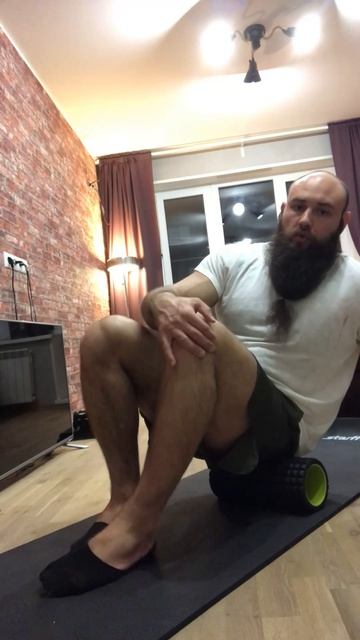 МФР ягодиц на ролле