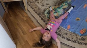 Близнецы на горке в домашних условиях